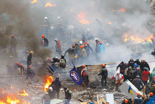 Ukraine chìm sâu trong lửa đạn