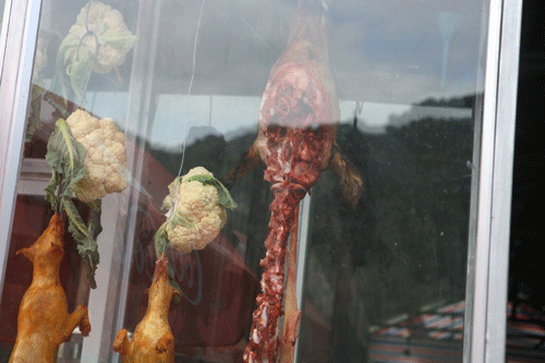 Trẩy hội, du khách bị lừa mua "thịt thú rừng" ở chùa Hương 3