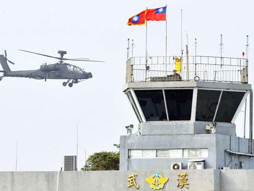 Đài Loan dự kiến nhận thêm sáu chiếc AH-64E Apache vào ngày 17.3 - Ảnh: AFP