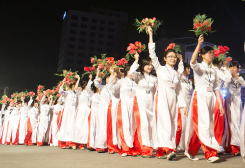 Lễ hội hoa phượng đỏ 2013 tại Hải Phòng - d
