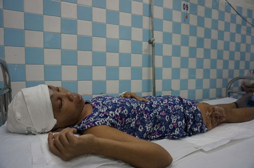 Chị Điệp đang điều trị tại BV Đà Nẵng - d