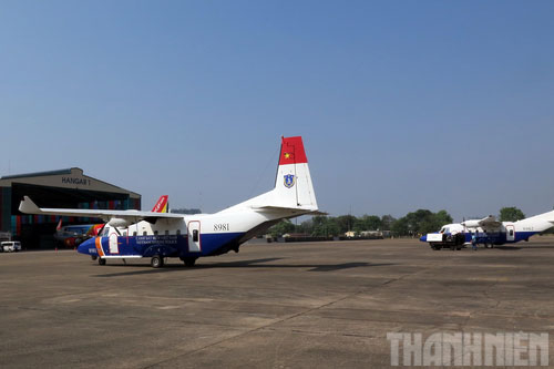 Lữ đoàn trưởng, đại tá Lê Kiêm Toàn chỉ huy Casa 212 – 8981 cất cánh tại sân bay Tân Sơn Nhất