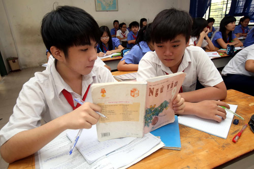 Học sinh lớp 9 Trường THCS Nguyễn Văn Luông (Q.6) trong giờ học môn văn - tiếng Việt  - Ảnh: Đào Ngọc Thạch