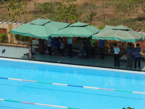 Học sinh chết đuối khi đang học bơi tại trường