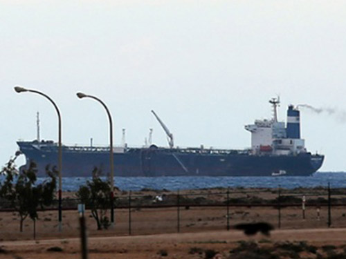 Síp điều tra 3 người mua dầu trên tàu trốn khỏi Libya