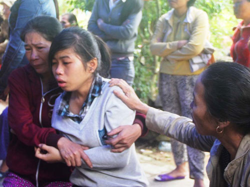 Ba mẹ con trói tay nhau tự tử tại hồ Phú Ninh 