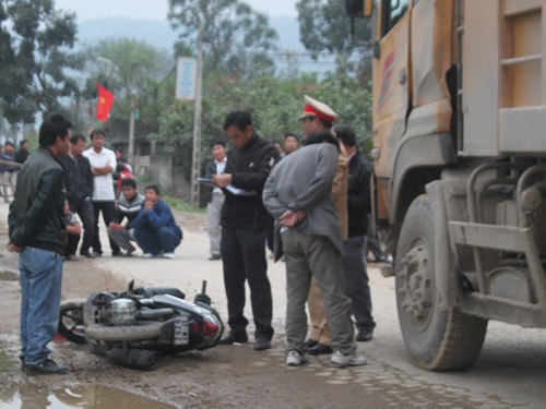 Nghệ An: Một Trung úy Công an bị xe tải tông tử vong