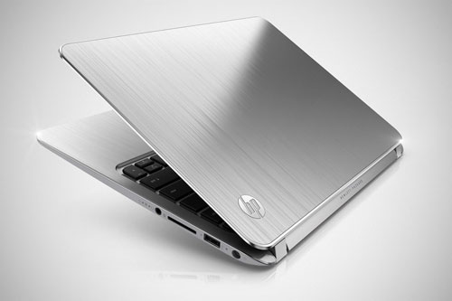 Quà tặng tháng 3: Mua laptop Core i3, tặng điện thoại