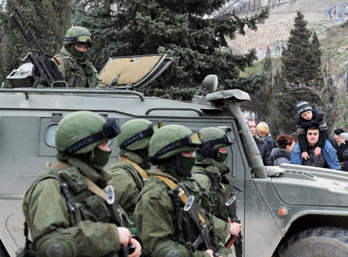 Quân Nga tr àn vào Crimea