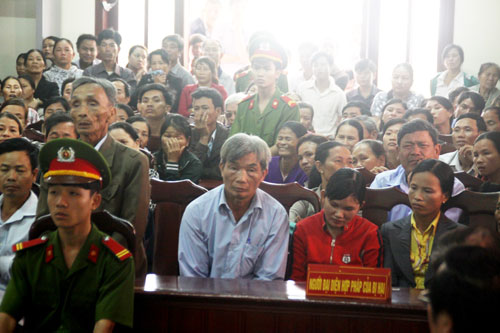 Dân làng “náo loạn” sau phiên tòa dân đánh chết trộm chó 2