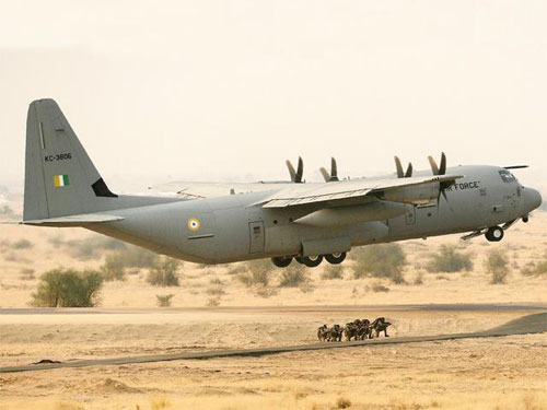 Máy bay quân sự Ấn Độ rơi, 5 người chết
