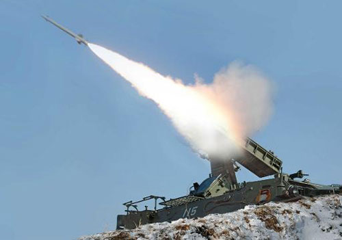 Triều Tiên bắn thử 30 tên lửa tầm ngắn