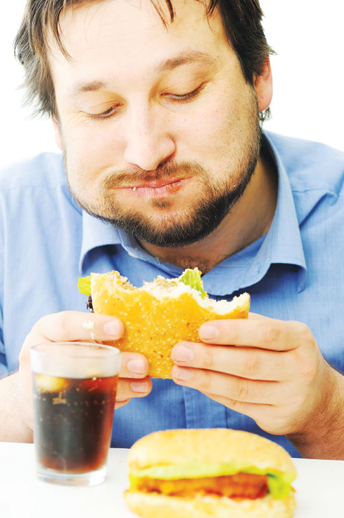 Rối loạn ăn uống - minh chứng bằng kén ăn hoặc ăn uống quá độ - cũng có xảy đến với đàn ông - ảnh: Shutterstock