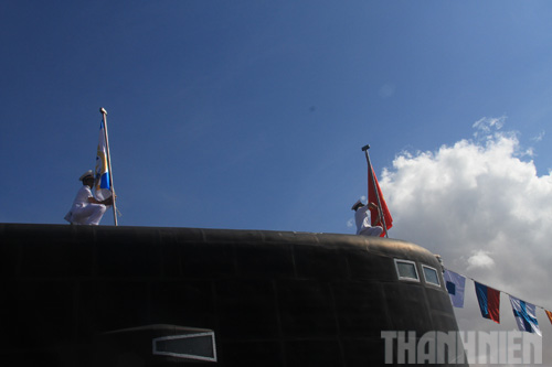 Lệ Thượng Cờ cấp nhà nước và ra mắt Lữ đoàn tàu ngầm 189 hải quân 11