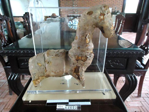 Tượng ngựa sắt có cách đây 2.000 - 2.500 năm - Ảnh: Hà Đình Nguyên