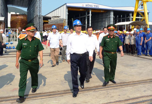 Thủ tướng Nguyễn Tấn Dũng: Không bao giờ từ bỏ công nghiệp đóng tàu