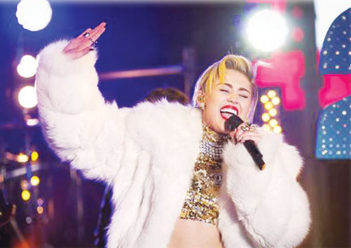 Miley Cyrus hủy sô diễn