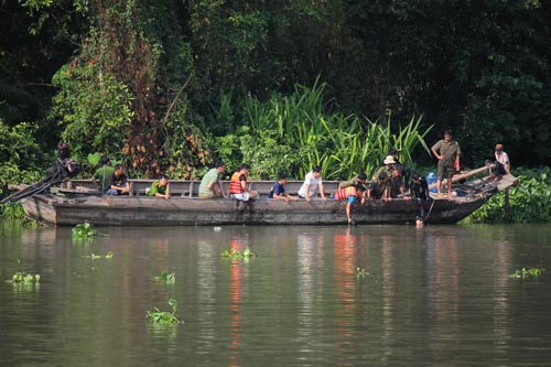 Lật ghe trên sông Vàm Cỏ Đông 1