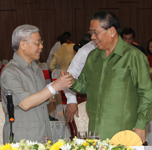 Tổng bí thư Nguyễn Phú Trọng và Tổng bí thư, Chủ tịch nước Lào Choummaly Sayasone 