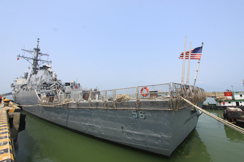 tàu hải quân Mỹ thăm Đà Nẵng - Ảnh Nguyễn Tú