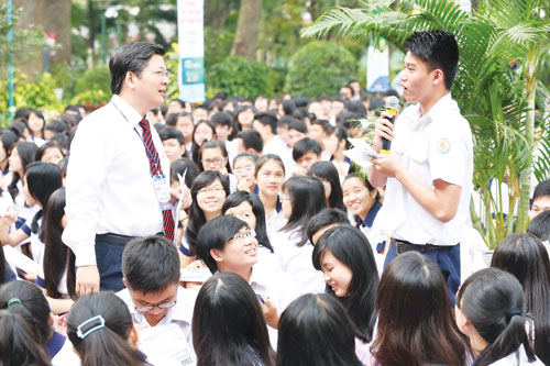 Tư vấn chọn ngành, nghề phù hợp là một trong nhiều nội dung mà Báo Thanh Niên thực hiện liên tục 15 năm qua chương trình Tư vấn mùa thi - Ảnh: Đào Ngọc Thạch