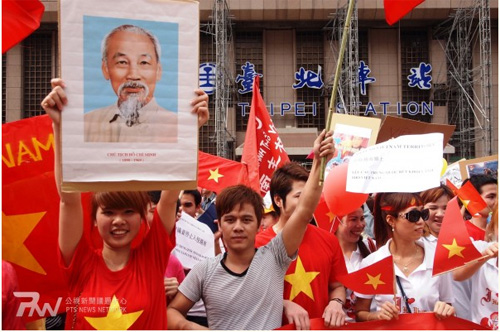 Người Việt ở Đài Loan biểu tình chống Trung Quốc 2