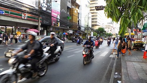 Hình ảnh Bangkok sau 1 ngày đảo chính