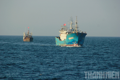 Tàu gỗ của ngư dân Trung Quốc hoạt động ngang nhiên trên vùng biển Việt Nam 14