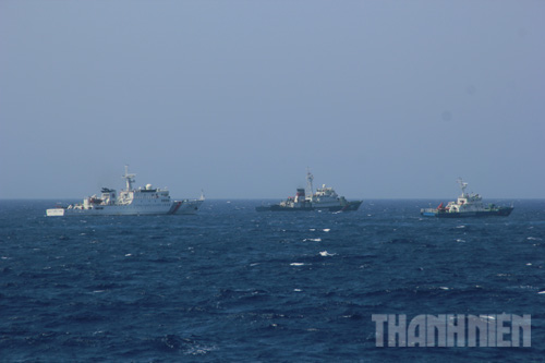 Tàu CSB VN hợp thành biên đội (2 chiếc chạy đầu) để đẩy đuổi giàn khoan Hải Dương-981 1