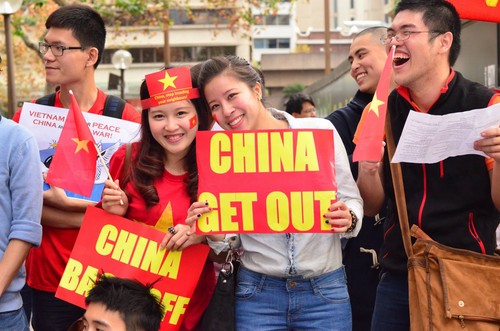 Du học sinh và kiều bào tại Sydney biểu tình phản đối Trung Quốc  22