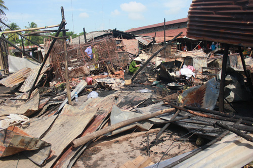 Cháy chợ vùng biên ở Tây Ninh: UBND huyện hỗ trợ 17 hộ bị thiệt hại hơn 34 triệu đồng
