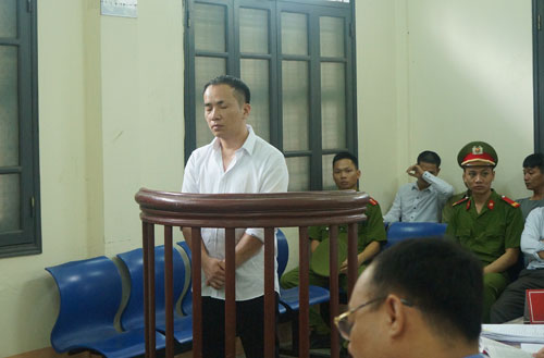Đe dọa giết người, em trai 'trùm' giang hồ Dũng 'Phương' lãnh 18 tháng tù giam