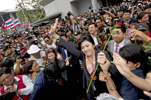 Thái Lan có thủ tướng tạm quyền mới