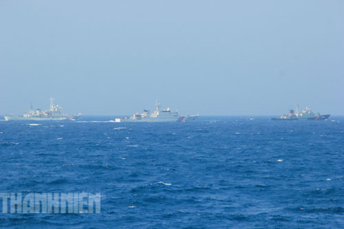 Cận cảnh tàu TQ rượt đuổi tàu cảnh sát biển VN 2