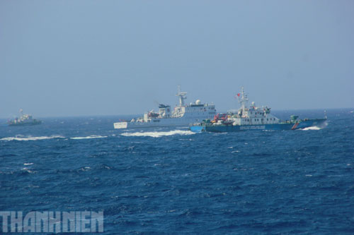 Cận cảnh tàu TQ rượt đuổi tàu cảnh sát biển VN 3