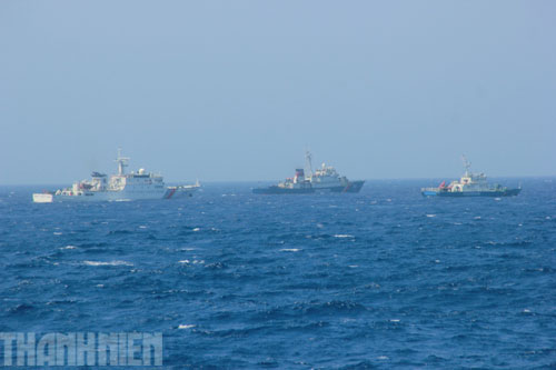 Cận cảnh tàu TQ rượt đuổi tàu cảnh sát biển VN 4