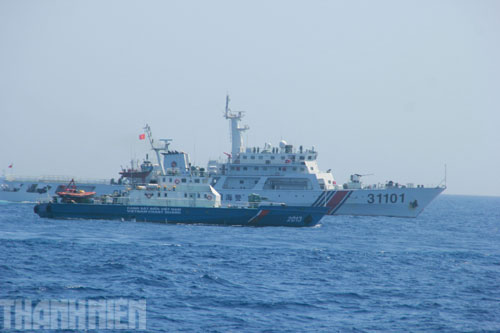 Cận cảnh tàu TQ rượt đuổi tàu cảnh sát biển VN 6