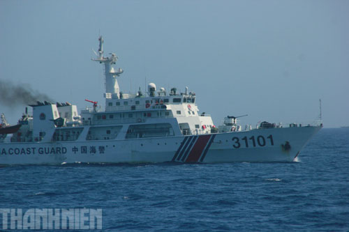 Cận cảnh tàu TQ rượt đuổi tàu cảnh sát biển VN 7