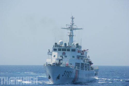 Cận cảnh tàu TQ rượt đuổi tàu cảnh sát biển VN 9