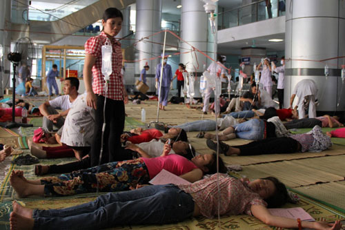 Hàng trăm công nhân tại Thanh Hóa lại bị ngất xỉu 2