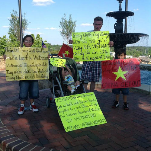 Cả gia đình Mỹ, gốc Việt xuống đường phản đối âm mưu bá quyền Trung Quốc 6