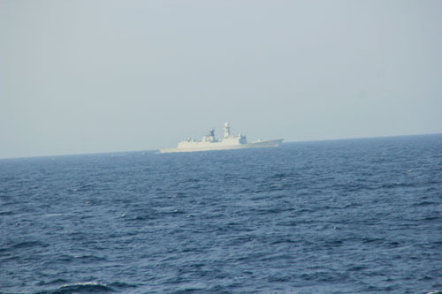 Tiếp cận giàn khoan Hải Dương 981: Tàu chiến Trung Quốc xâm nhập vào đội hình tuần tra của cảnh sát biển 2
