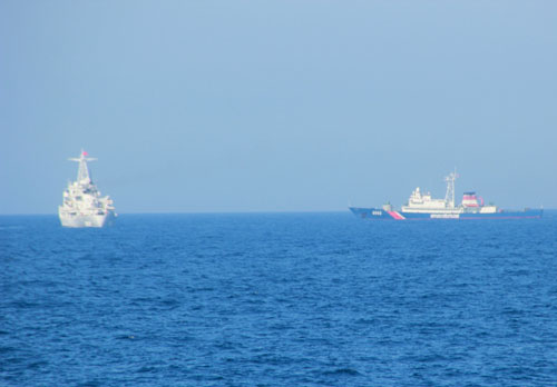 Tiếp cận giàn khoan Hải Dương 981: Tàu chiến Trung Quốc xâm nhập vào đội hình tuần tra của cảnh sát biển 15