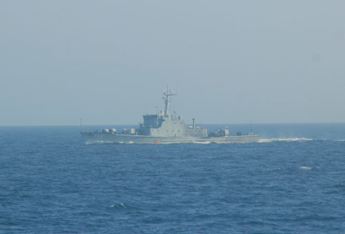 Tiếp cận giàn khoan Hải Dương 981: Tàu chiến Trung Quốc xâm nhập vào đội hình tuần tra của cảnh sát biển 4