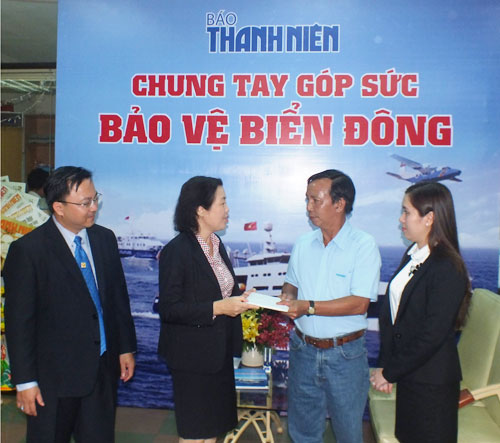 Hội đồng quản trị Ngân hàng SCB ủng hộ 700 triệu đồng cho lực lượng bảo vệ biển Đông 2