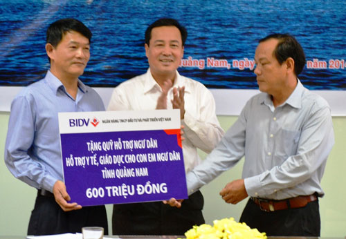 Hỗ trợ ngư dân Quảng Nam bám biển 2