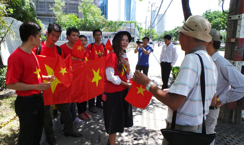 Sinh viên VN Trình kháng thư chống Trung Quốc