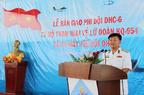  Chuẩn đô đốc Lê Minh Thành, Phó Tư lệnh Hải quân phát biểu tại buổi lễ