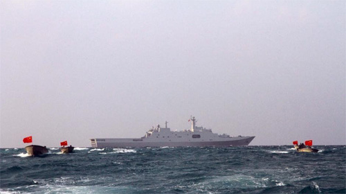 Tàu chiến Trung Quốc trong một đợt tuần tra phi pháp ở Hoàng Sa - d