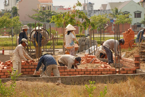 Công trình, nhà ở xây mới của người dân được đền bù nếu nhà nước chậm thực hiện quy hoạch - Ảnh: Diệp Đức Minh